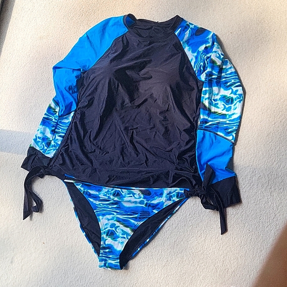 Amazon Rashguard with Bikini Tie Bottom 2XL - Picture 1 of 4